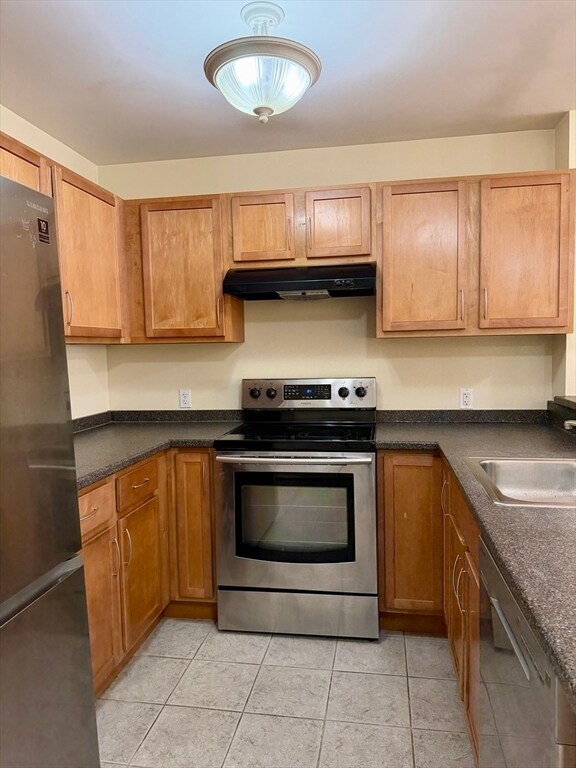 Building Photo - 75 Walnut St