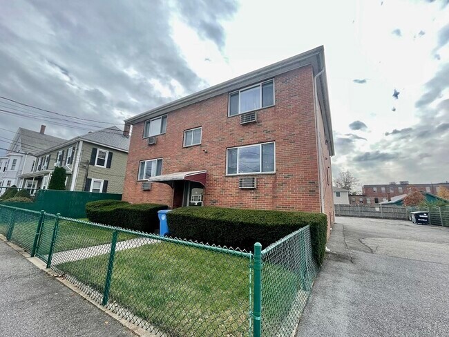 Primary Photo - 15 Clinton St