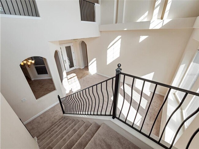 Building Photo - 488 Chelsea Ave