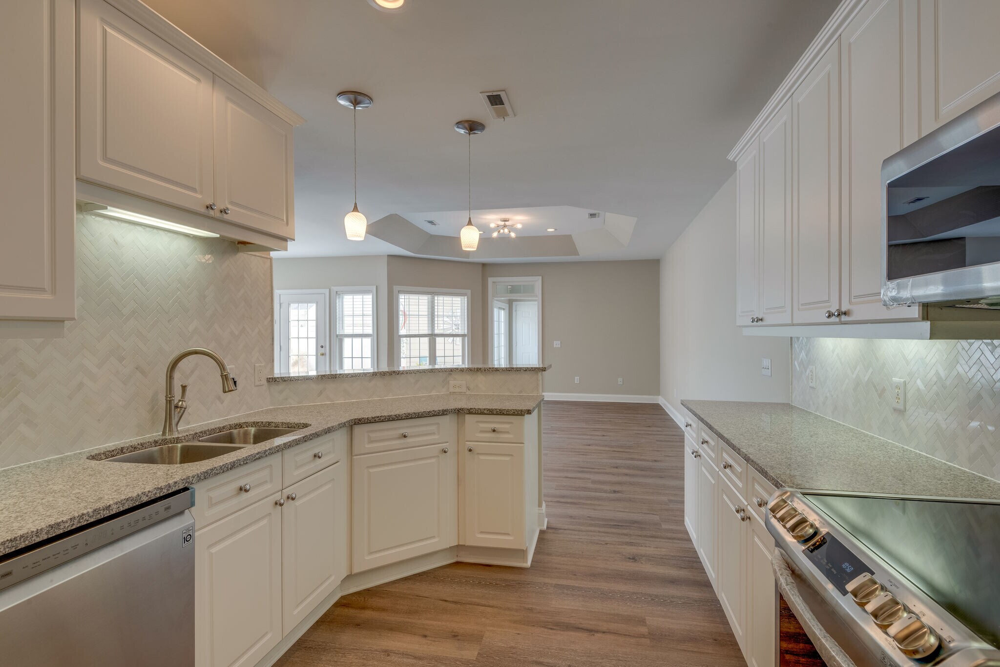 Building Photo - 618 Springlake Dr