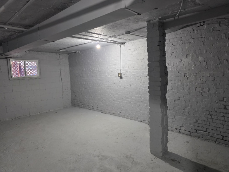 Building Photo - 116 E 27th St