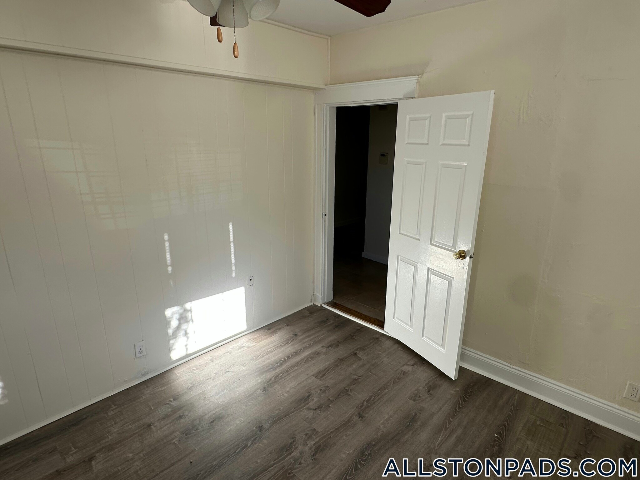 Building Photo - 524 Cambridge St