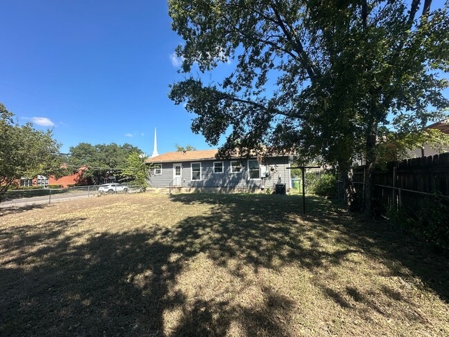 Building Photo - 1342 N 64th St