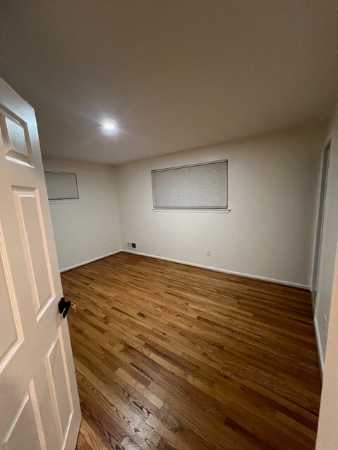 Building Photo - 522 E Indian Spring Dr