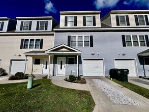 Building Photo - Tri-Level Condo – Pets Welcome, Washer & D...