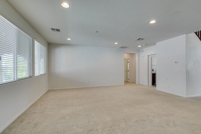 Building Photo - 12056 La Palmera Ave