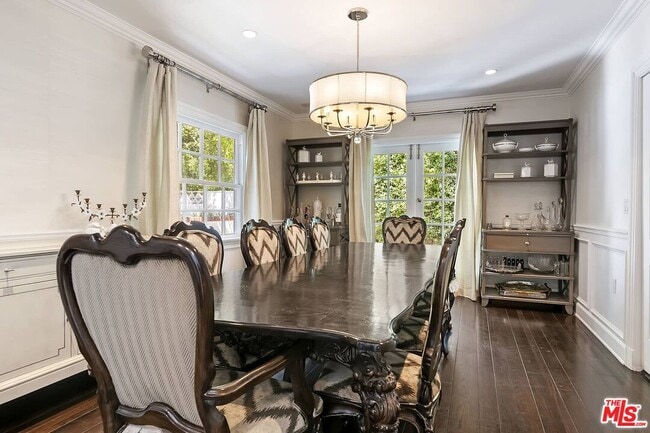 Building Photo - 111 S Glenroy Ave