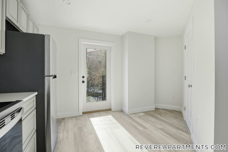 Building Photo - 23 Blake St