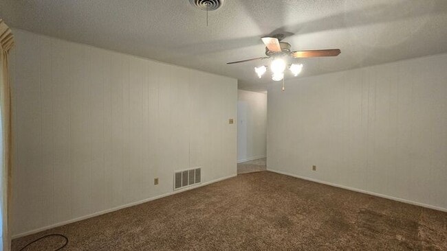 Building Photo - Beuatiful Lawndale Home - 3br 2ba