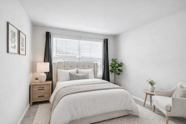 Building Photo - 478 Woodmoor Dr