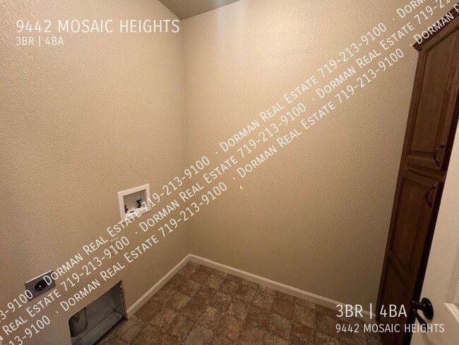Building Photo - 9442 Mosaic Heights