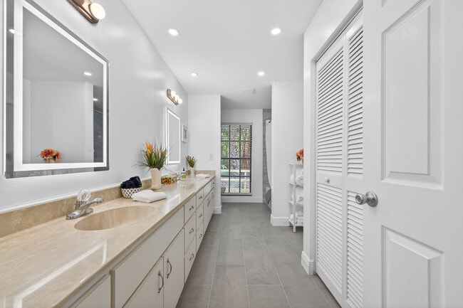 Building Photo - 8166 155th Pl N