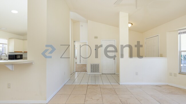 Building Photo - Unit