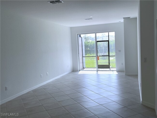 Building Photo - 2176 Dragonfruit Wy