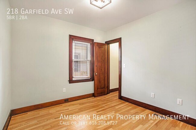 Building Photo - 218 Garfield Ave SW