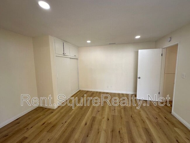 Building Photo - 747 E Benbow St