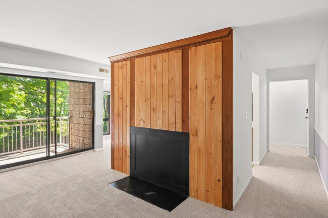 Building Photo - 5923 Tamar Dr