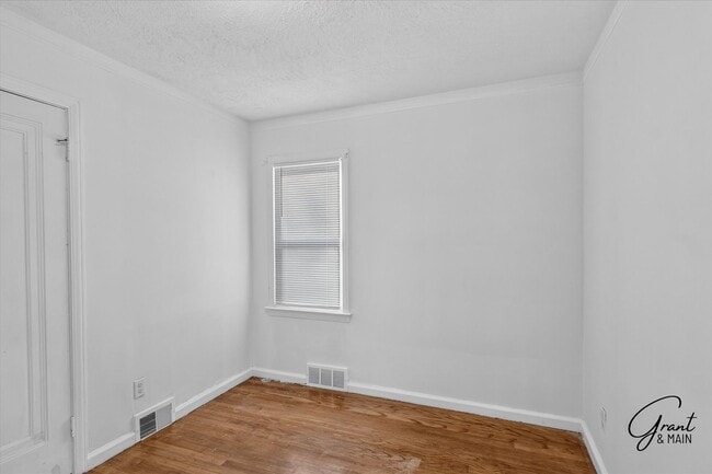 Building Photo - 11434 Laing St