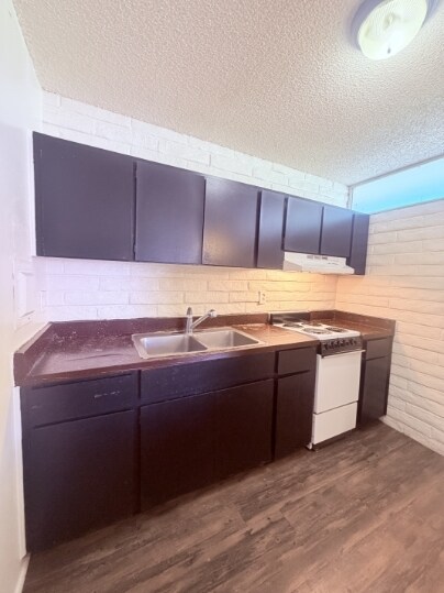 Building Photo - Broadway Apartments