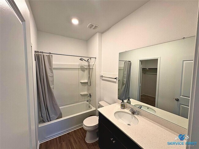 Building Photo - 124 Rooster Wy