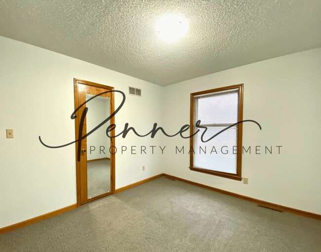 Building Photo - 2701 S Coachman Dr