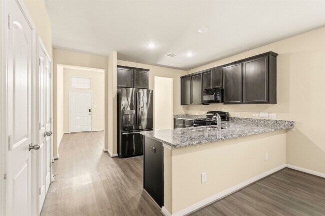 Building Photo - 6131 Carpenters Cove Ln