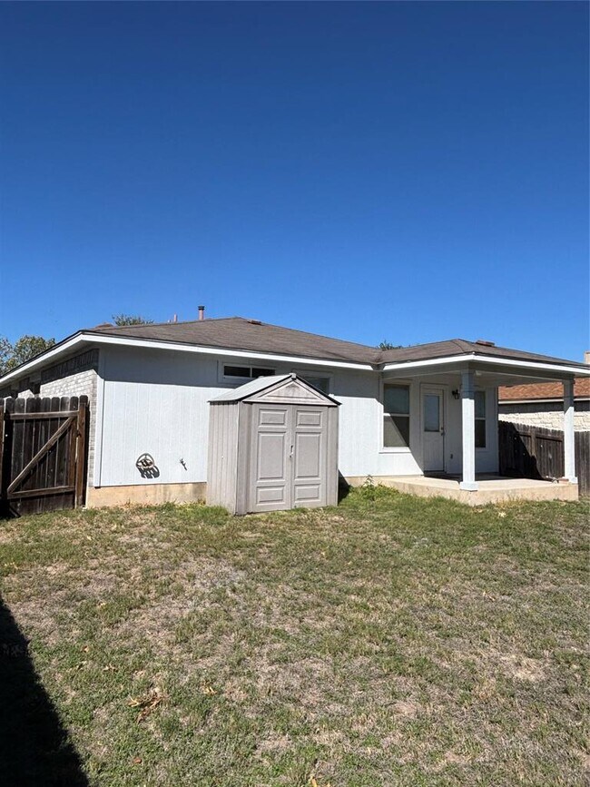 Building Photo - 127 Salado Dr