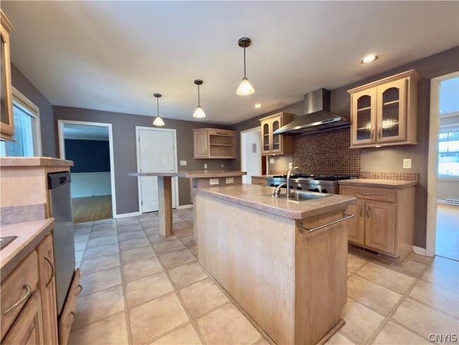 Building Photo - 112 Terrace Cir