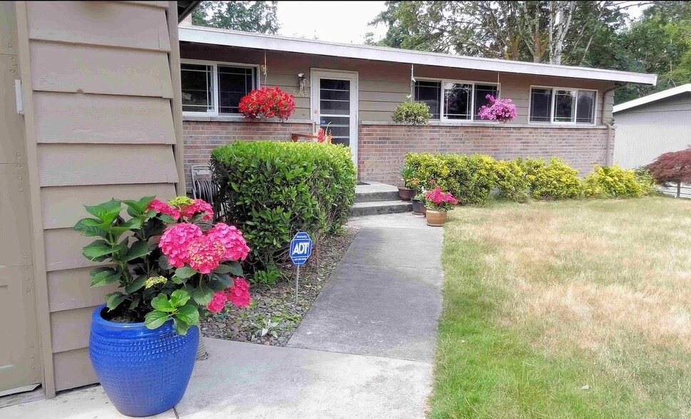 Building Photo - 5245 120th Ave SE