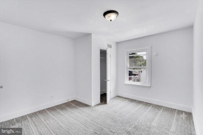 Building Photo - 60 Irish Ln