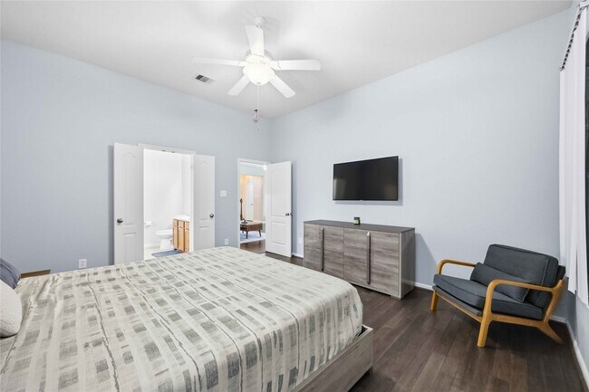 Building Photo - 10634 Kentington Oak Dr
