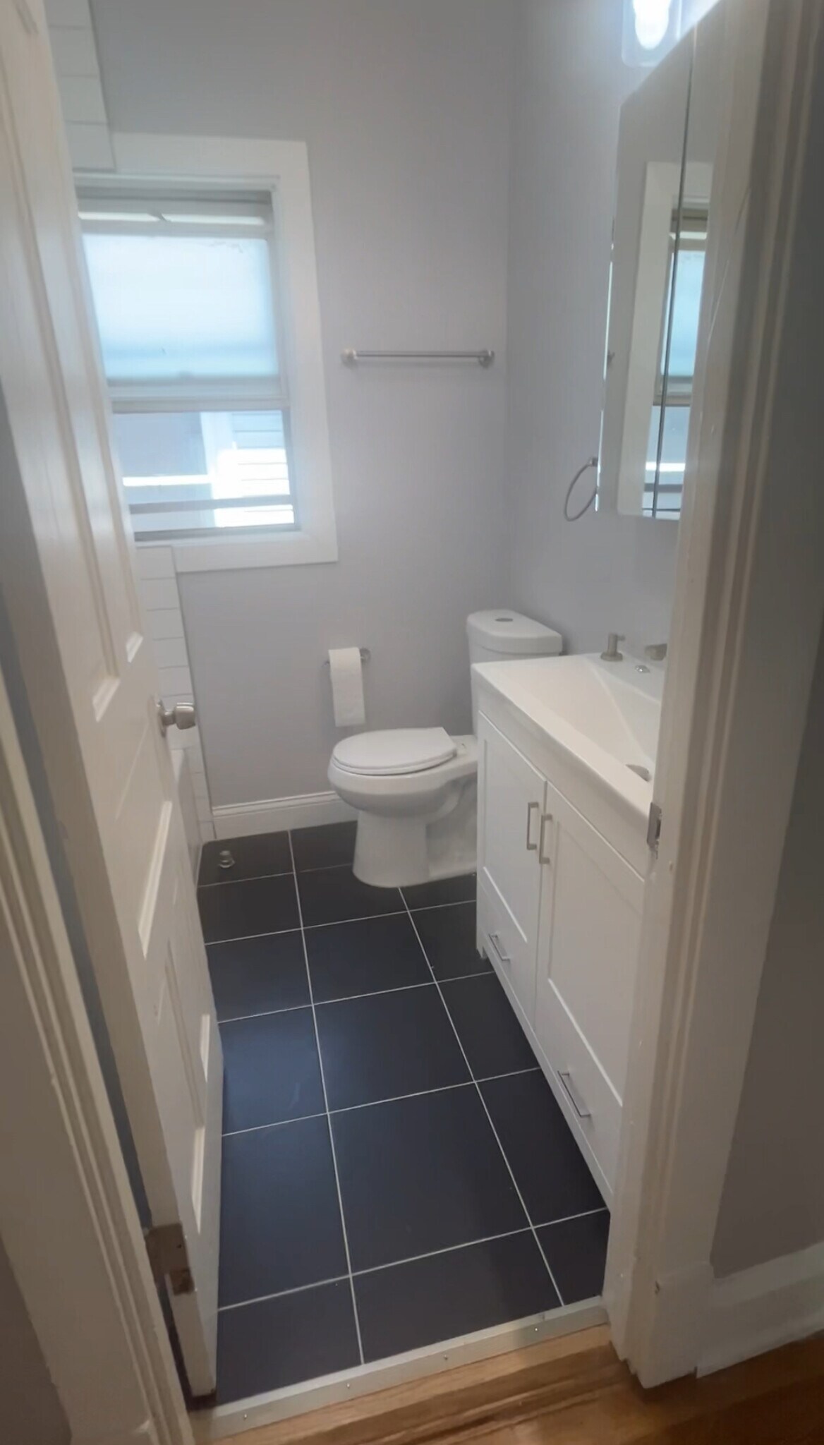 Bathroom - 2007 Darrow Ave