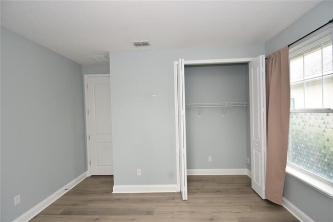 Building Photo - 28 Sandy Beach Way