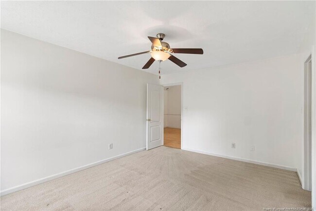 Building Photo - 111 Silverberry Ct