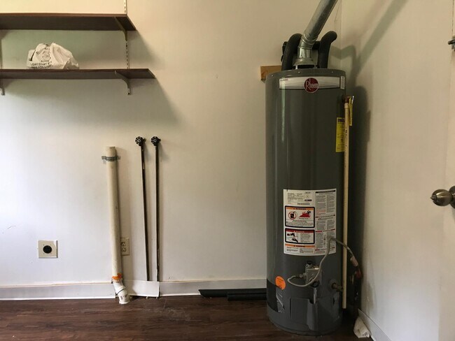 Building Photo - 322 McKee St