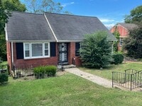 Building Photo - 1003 39th Ave N