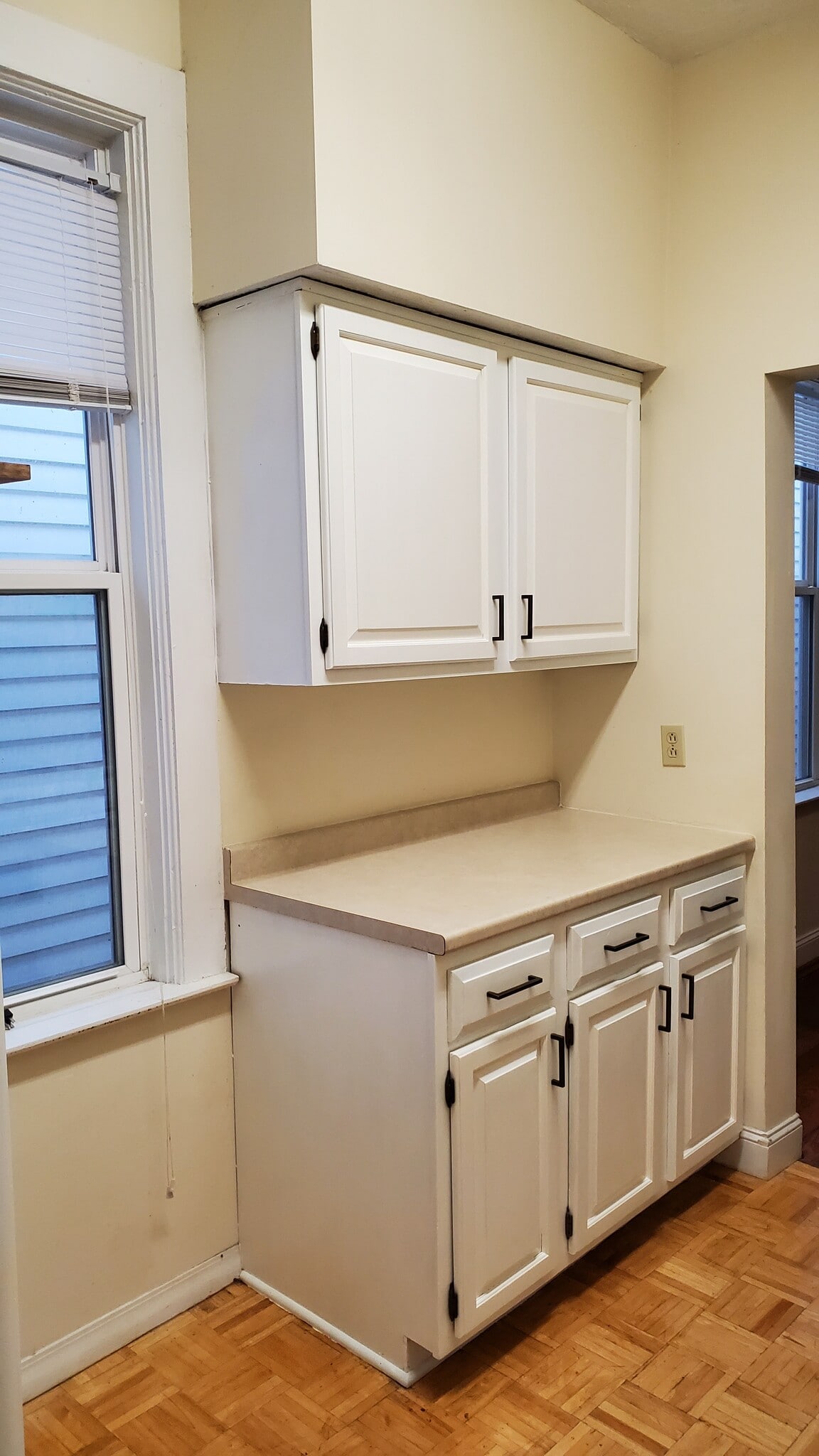 Building Photo - 1313 East Walnut