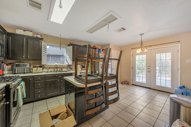 Building Photo - 3 BEDROOM AND 2.5 BATHROOMS PISD SCHOOL DISTRICT