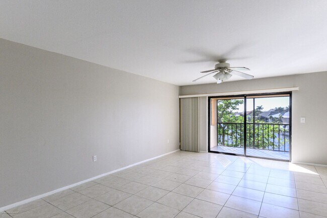 Building Photo - WATERFRONT- 2-BEDROOMS, 2-BATH- PUNTA GORD...