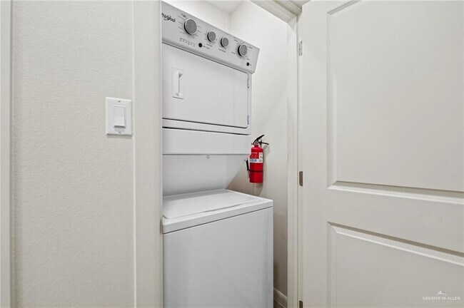 Building Photo - 14 Brito Ln