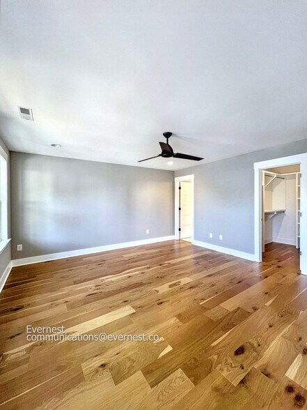 Building Photo - 1107 Walsh St