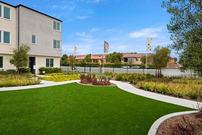 Building Photo - 5495 Seacliff Pl