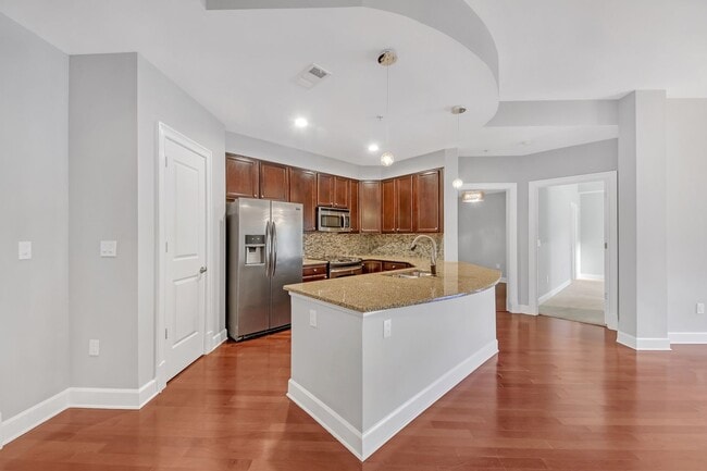 Building Photo - Luxury Treetop Penthouse