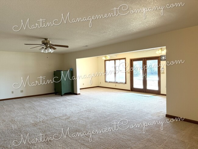 Building Photo - 700 Locust Ave