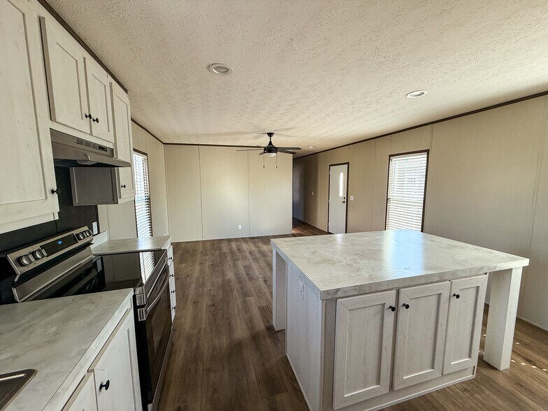 Building Photo - 133 Ponderosa Way