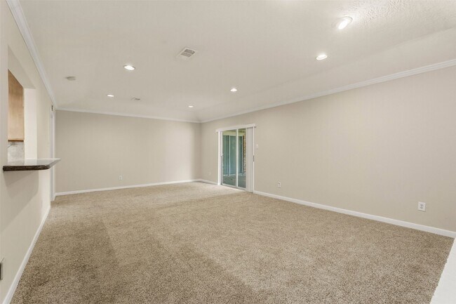 Building Photo - 810 Sunnybrook Ln