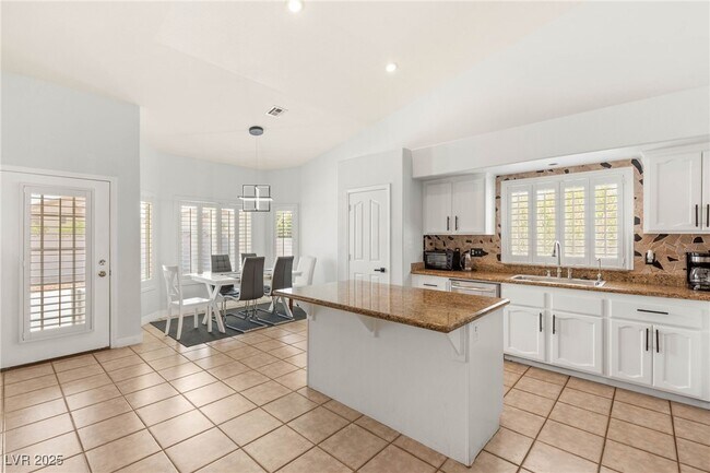 Building Photo - 3870 Cotillion Ct