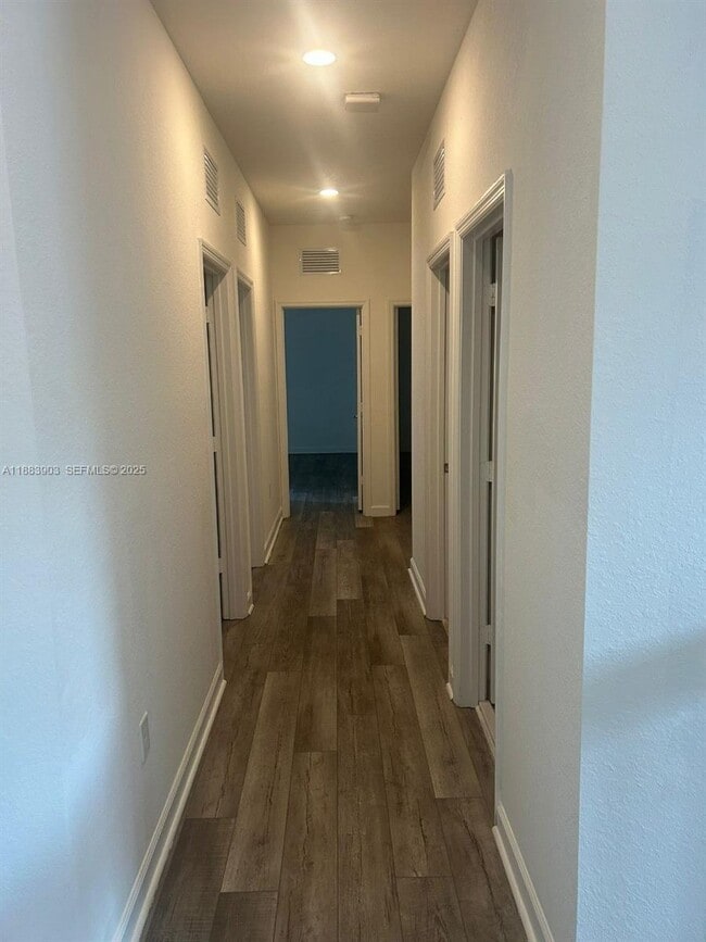 Building Photo - 20828 NE 2nd Ct