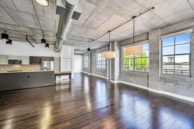 Building Photo - 411 NW 1st Ave