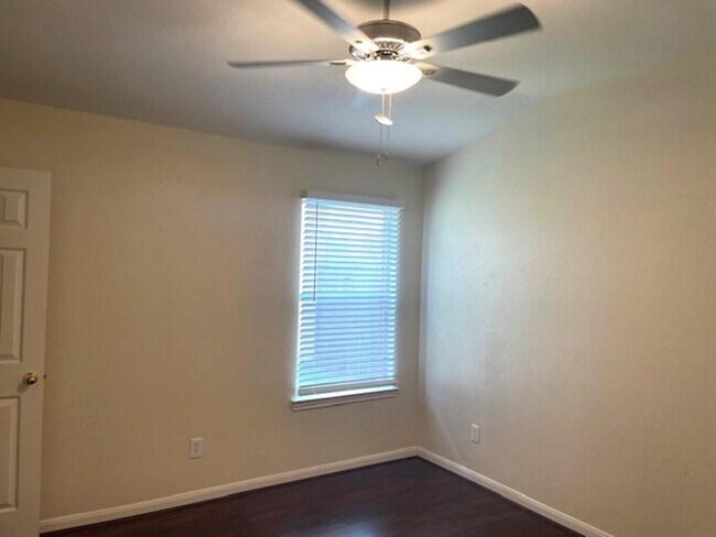 Building Photo - 5230 Meadow Canyon Dr